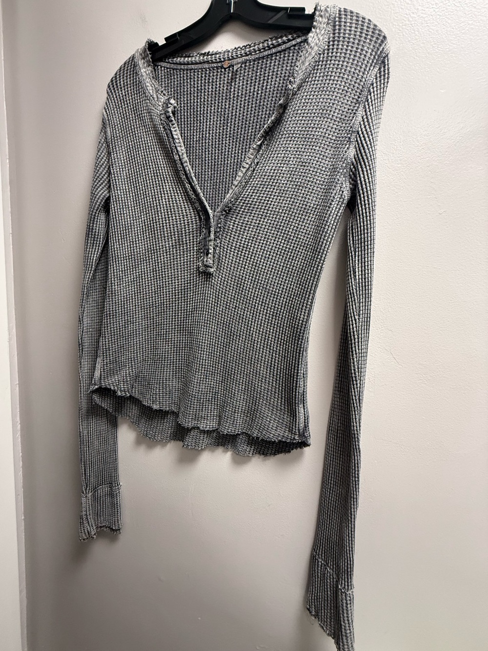NWOT Free People One Grey Waffle Long-Sleeve V-Neck Raw-Edge Thermal Top L